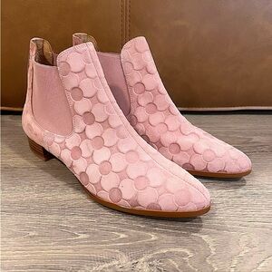 ANTHROPOLOGIE Pink Suede Floral Embossed Chelsea Boots Size 8.5
